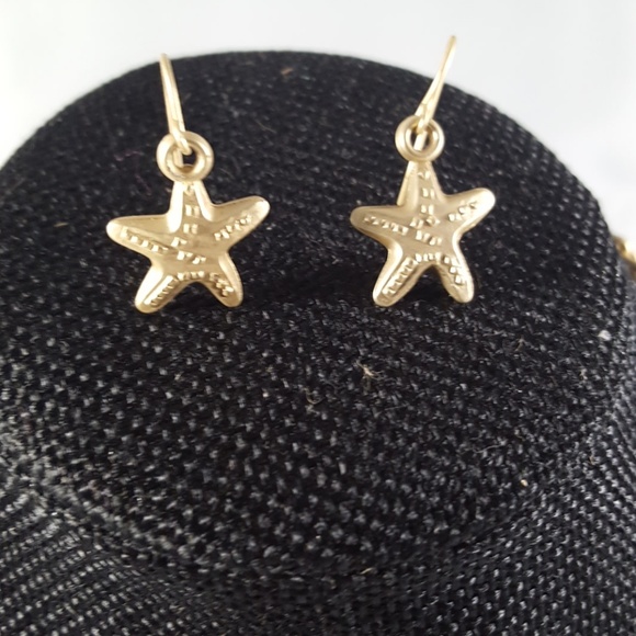 JL Designs Gold Tone Seashell Necklace and Earring - Picture 2 of 3